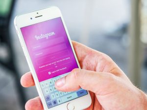 Read more about the article インスタグラムでライブ配信を収益化できる機能はいつ導入されるのか？